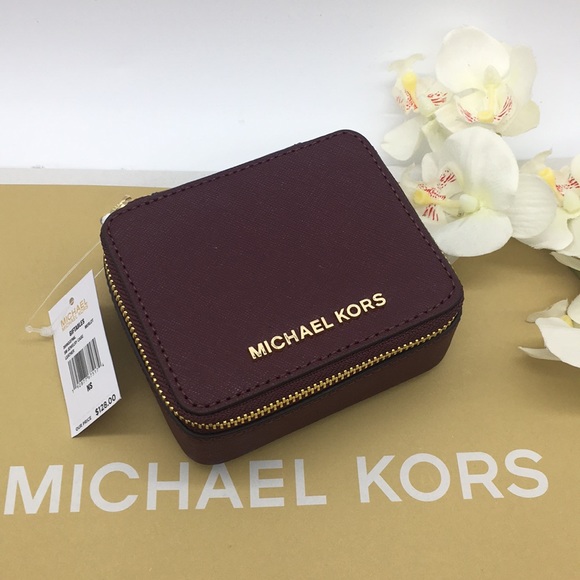 MICHAEL KORS GIFTABLES SM JEWELRY CASE MERLOT - Picture 1 of 8